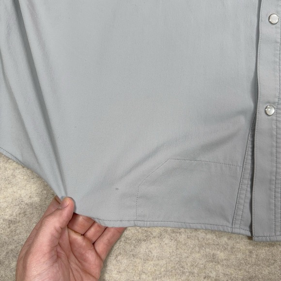 Poncho Shirt Mens 2XL Gray Peal Snap Pockets Vented Button Up Lightweight Fish - Picture 6 of 11
